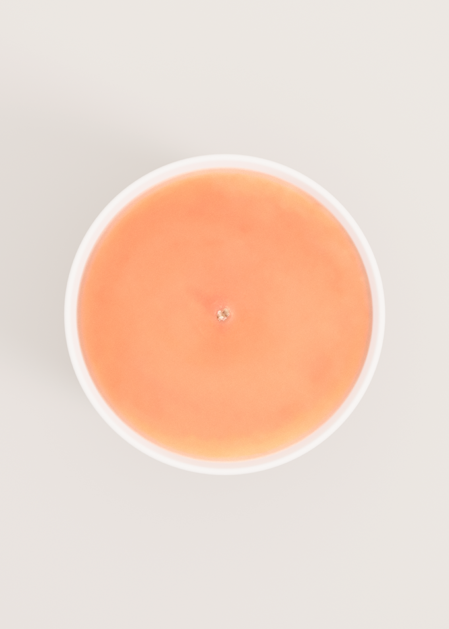 Valencia Scented Candle - Top notes of zesty citrus, vibrant orange, tangy grapefruit, and fresh lime create a lively, sweet symphony of brightness.